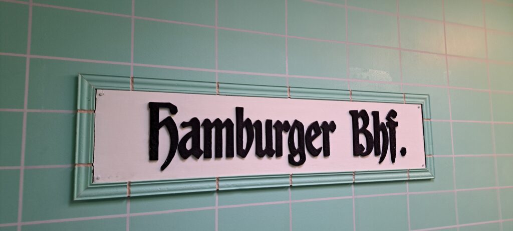 Hamburger Bahnhof Schild