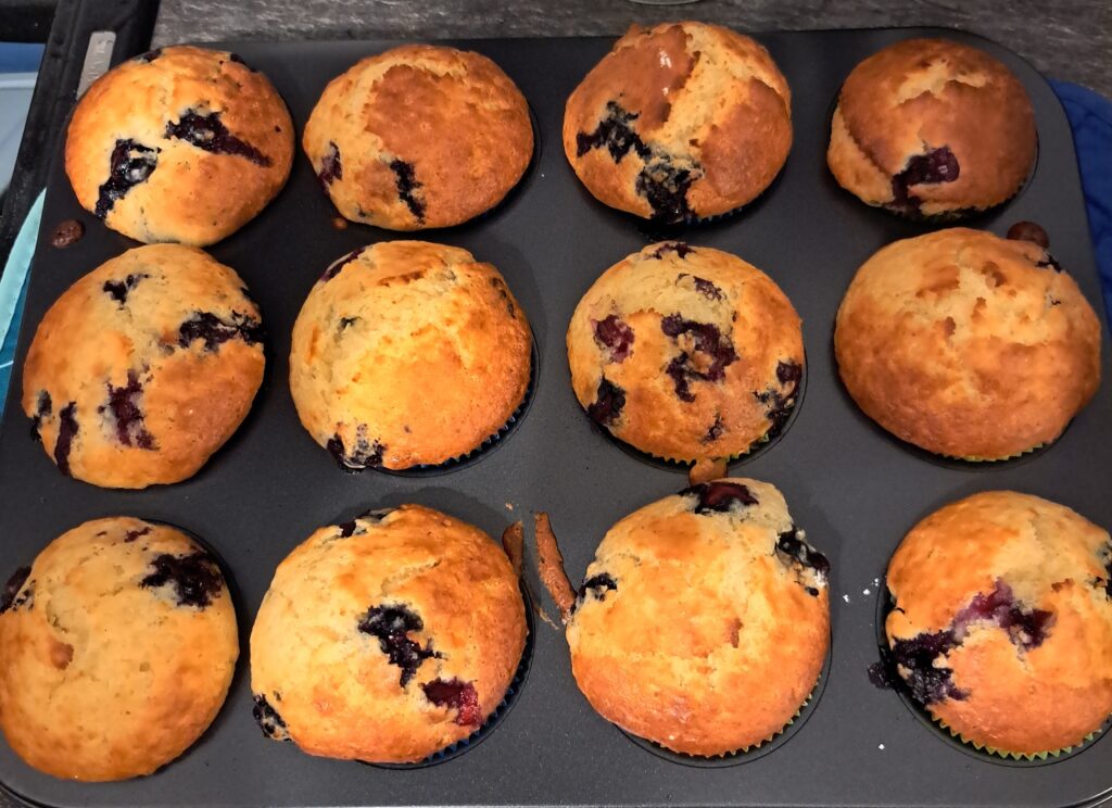 Blaubeermuffins im Blech
