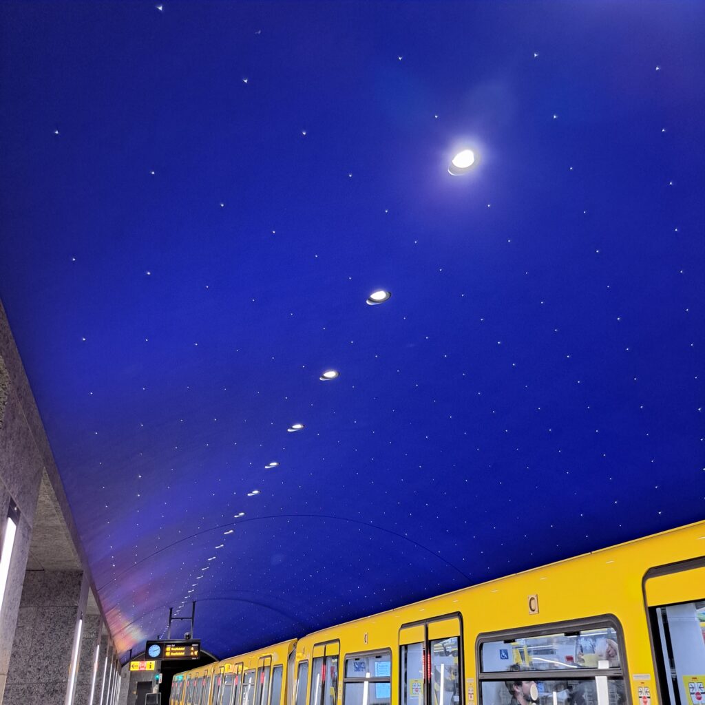 Im U-Bahnhof Museumsinsel