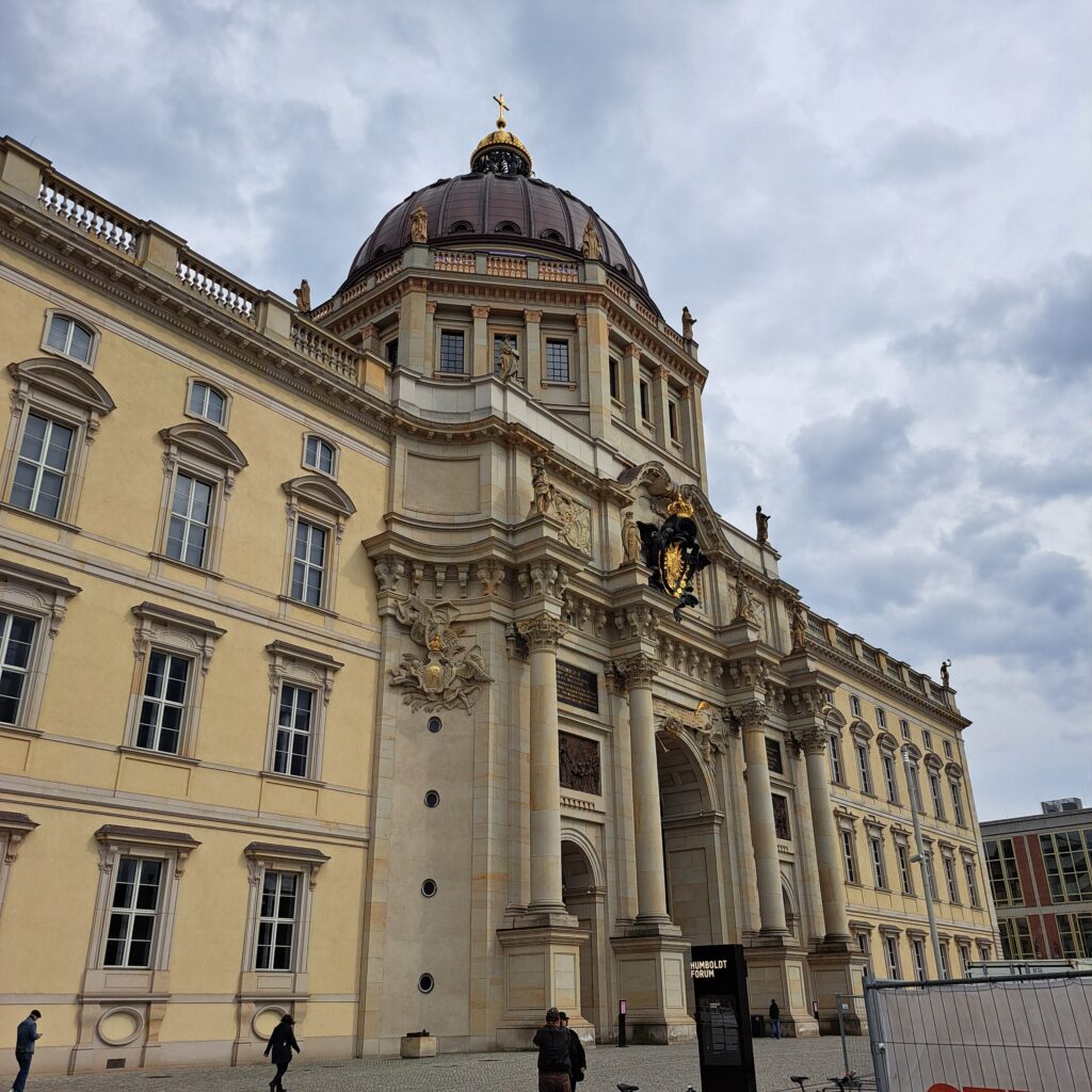 Humboldtforum vom außen, Turm mit runden Dach